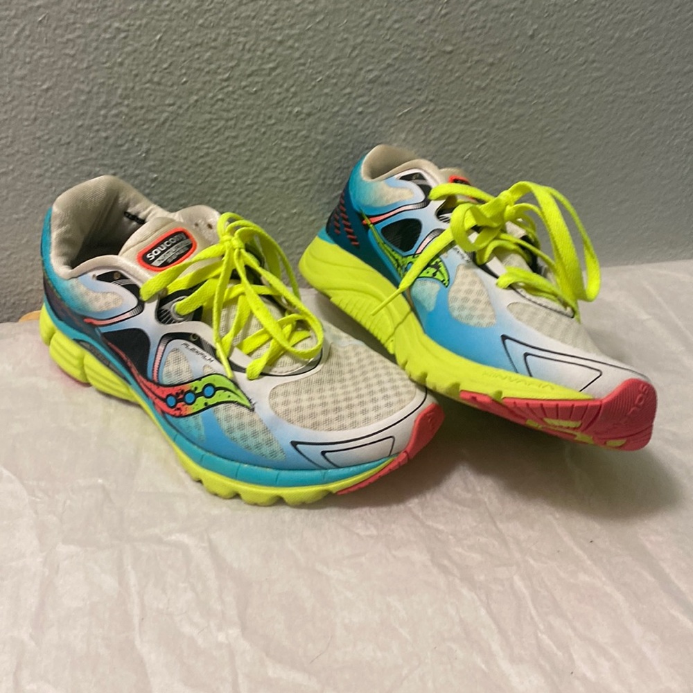 Women’s Saucony Natural Series Kinvara 6 size 10.